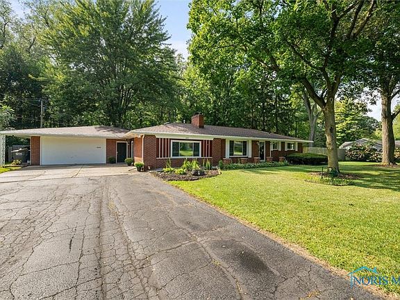 2nd image of 4811 Larkhaven Dr