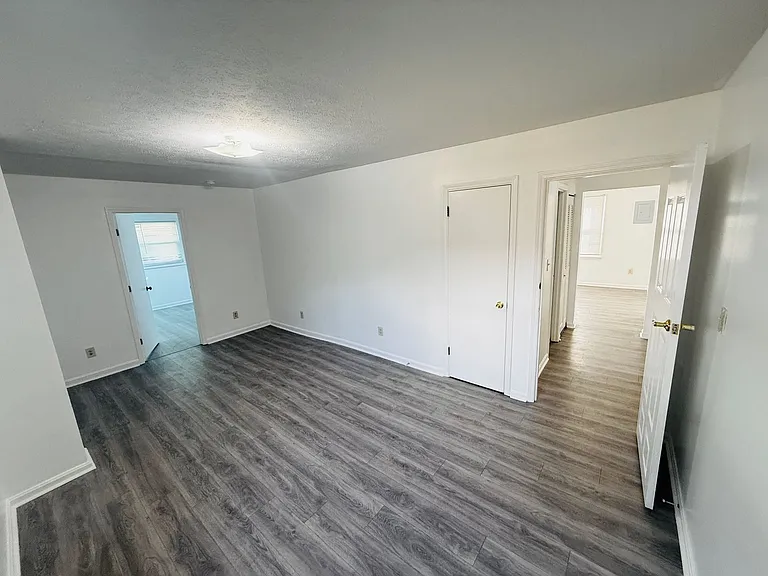 184 Mills Dr — Photo 8