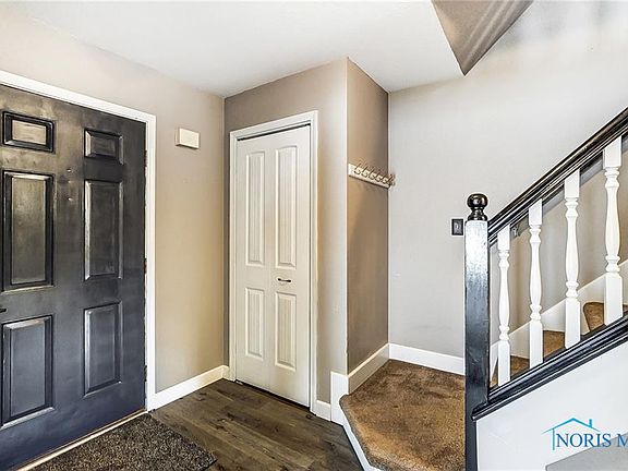4th image of 9955 Parliament Pl