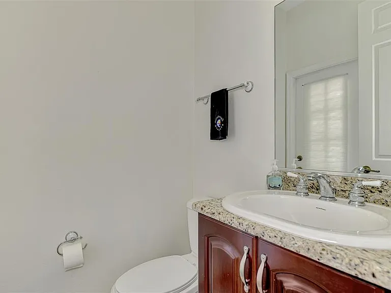 900 Park Place Dr — Photo 46