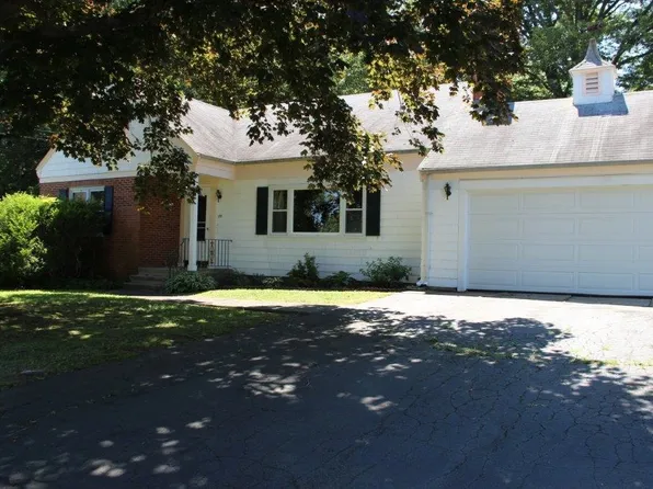 170 Corbin Rd, Hamden, CT 06517