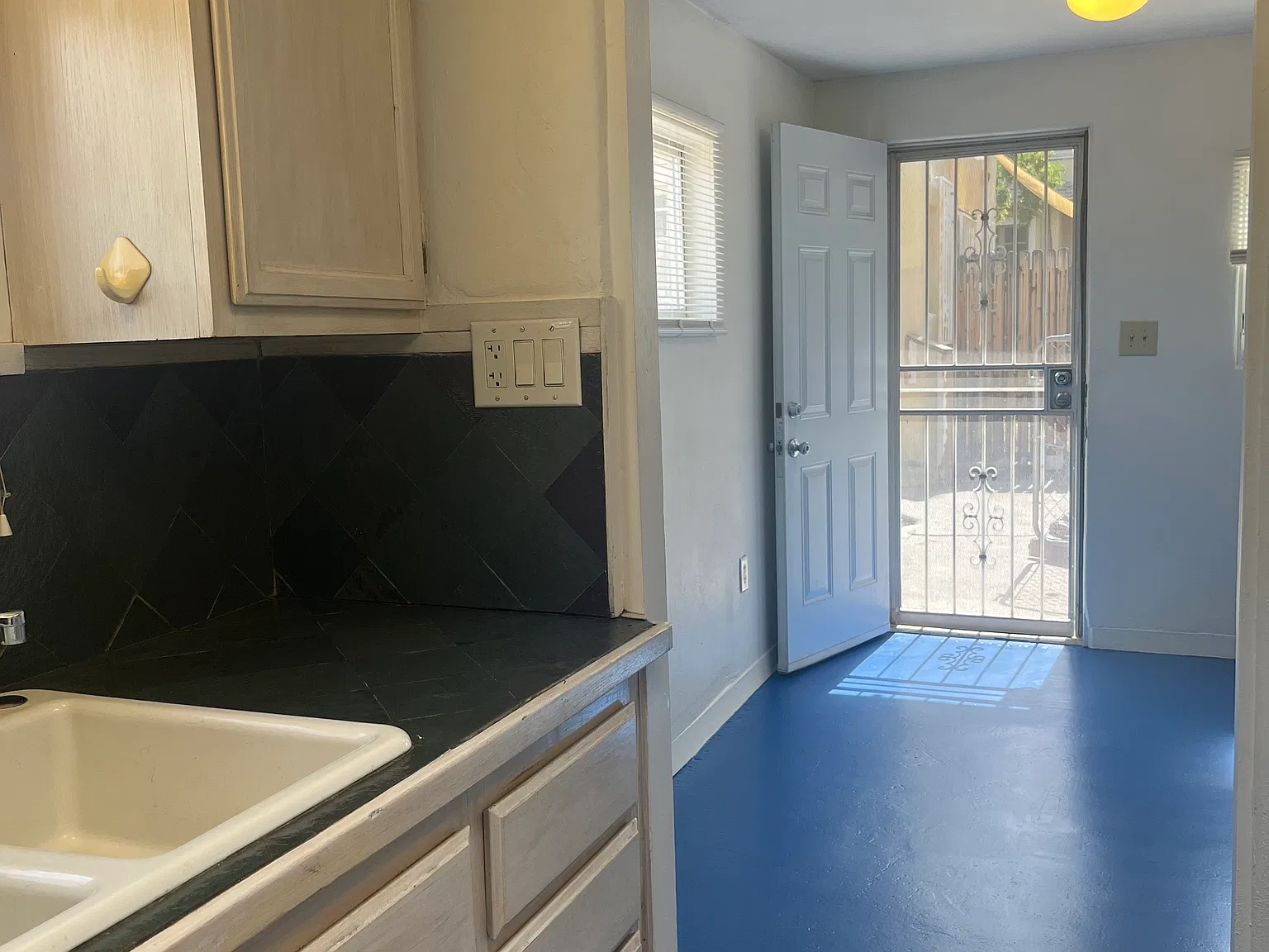 1 bed, 450 sqft, $850 — Photo 2