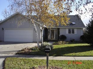 1109 S 22nd St, Grand Forks, ND 58201