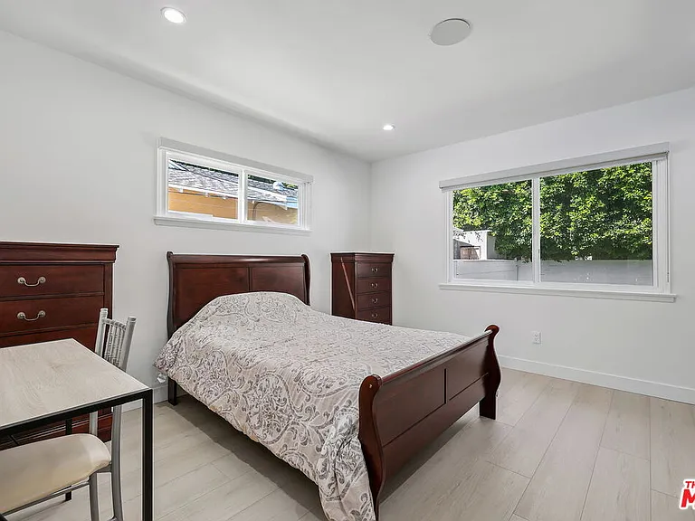 12849 Tiara St — Photo 30