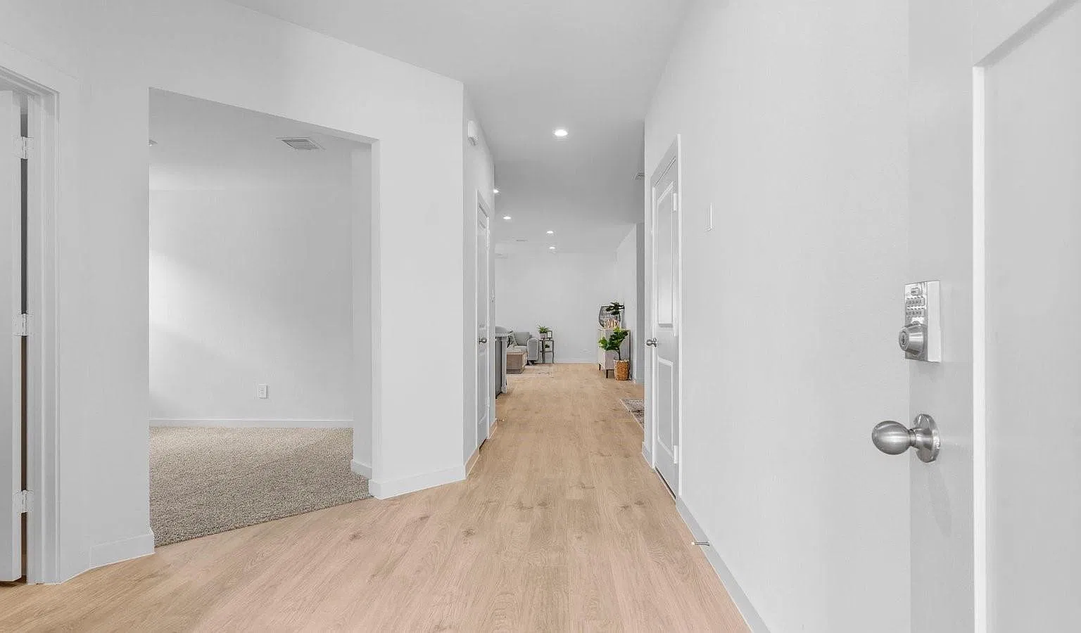 4 bed, 3.0 bath, 2097 sqft, $2,300 — Photo 4