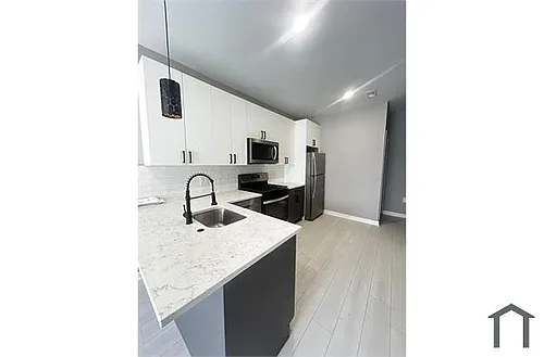 2110 N Franklin St #1 Photo 1