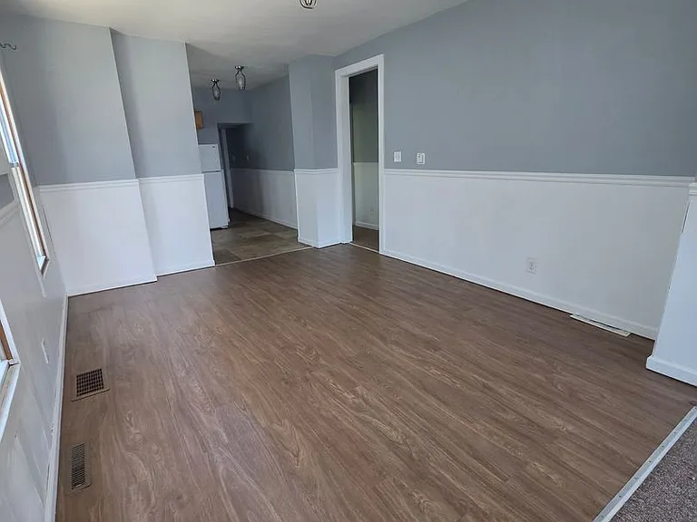 440 E 23rd St #1 — Photo 3