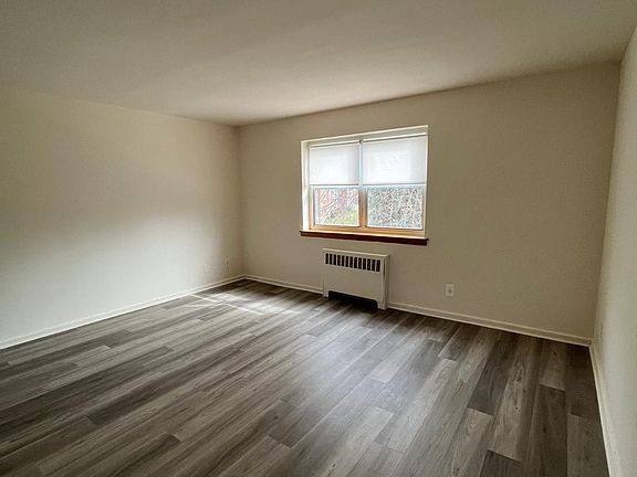 2nd image of 4 Stratford Ave #2A