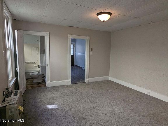 5th image of 113 E Atherton St