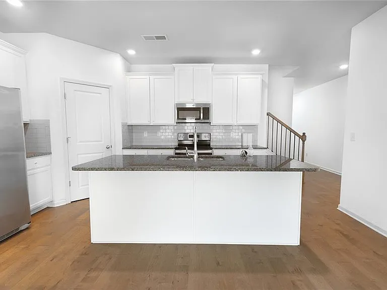 7095 Gladstone Cir — Photo 10