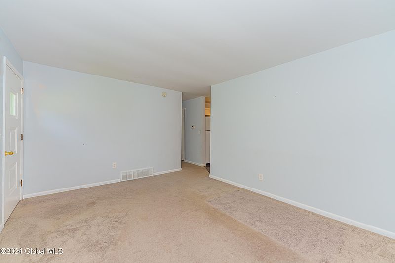 5th image of 111 Gay Lane