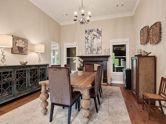 5th image of 1601 Brackenshire Ln