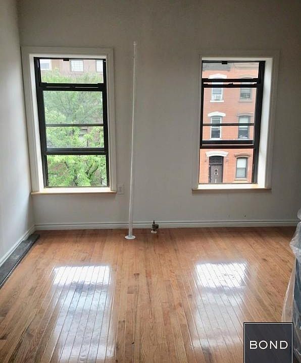 1st image of 424 E 118th St #1C