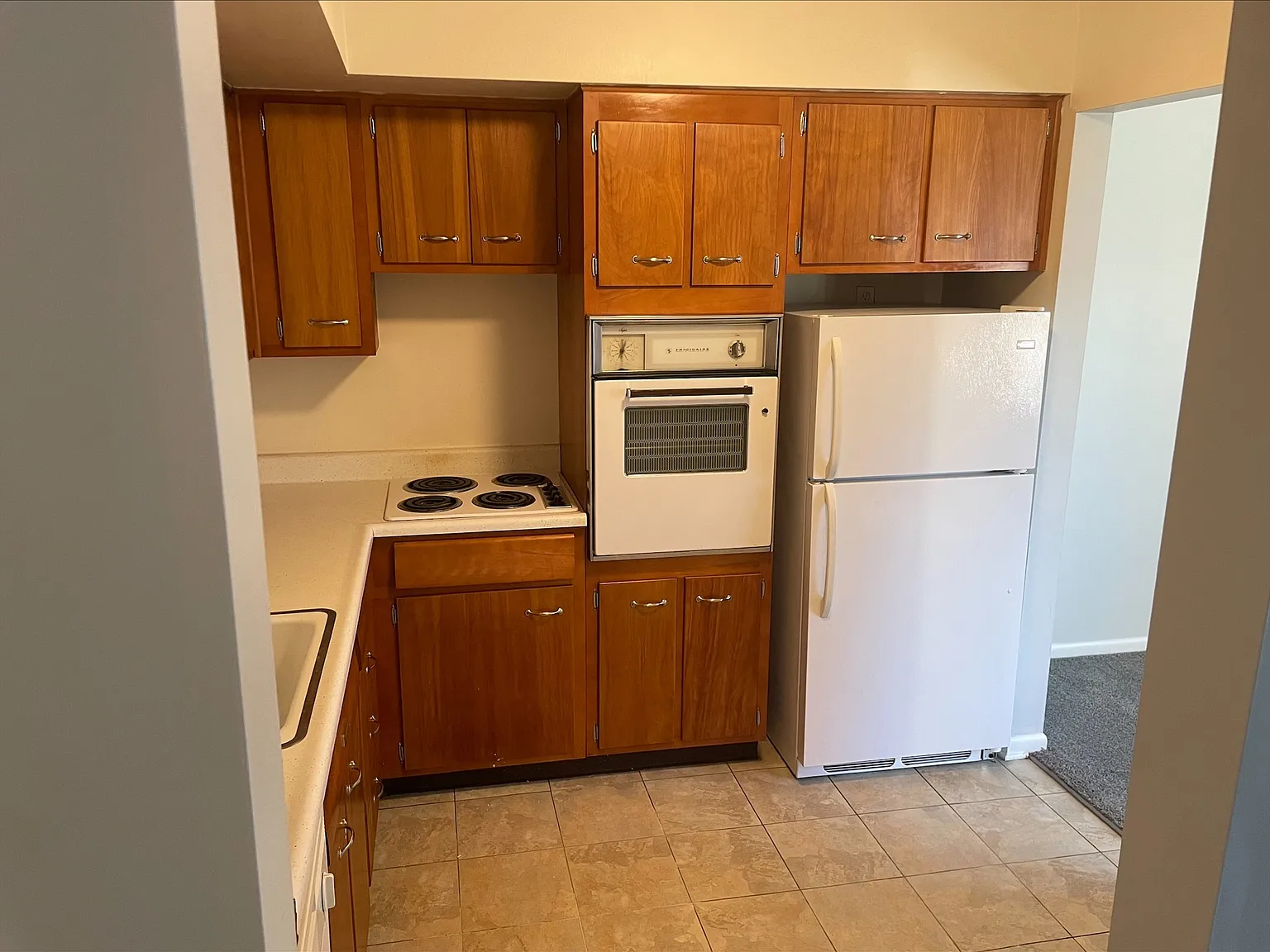 2 bed, $825 — Photo 2