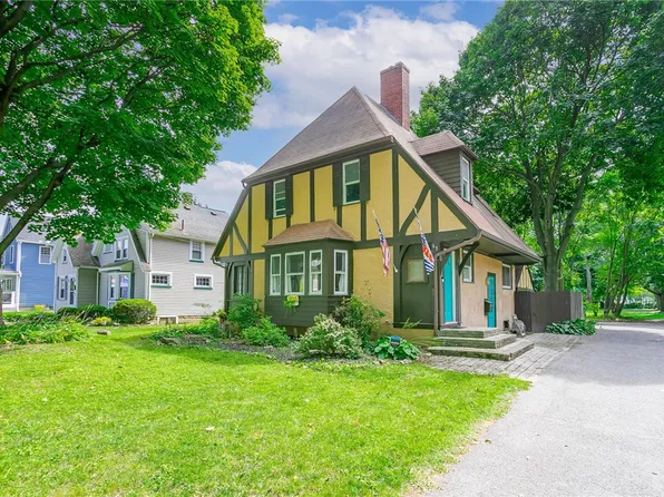 63 Pearson St, Rochester, NY 14612