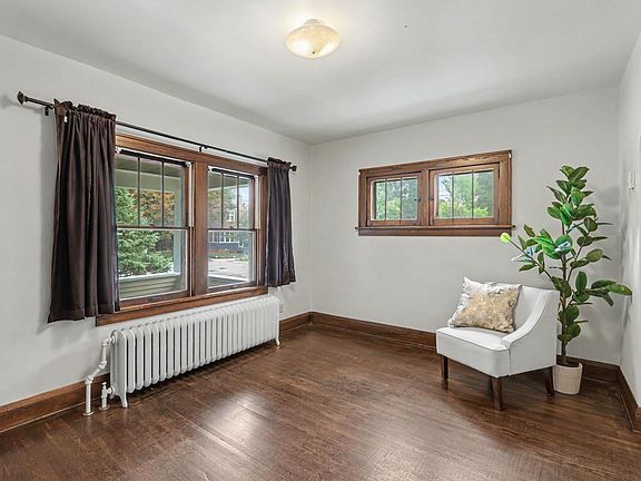 5th image of 595 Syndicate St N