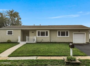 935 Gloucester Drive, Toms River, NJ 08753