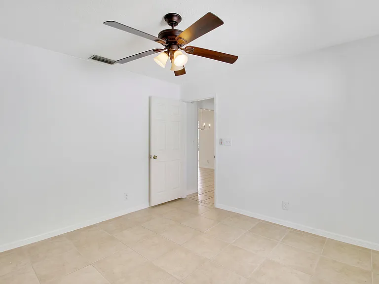 6118 Barbara St — Photo 17
