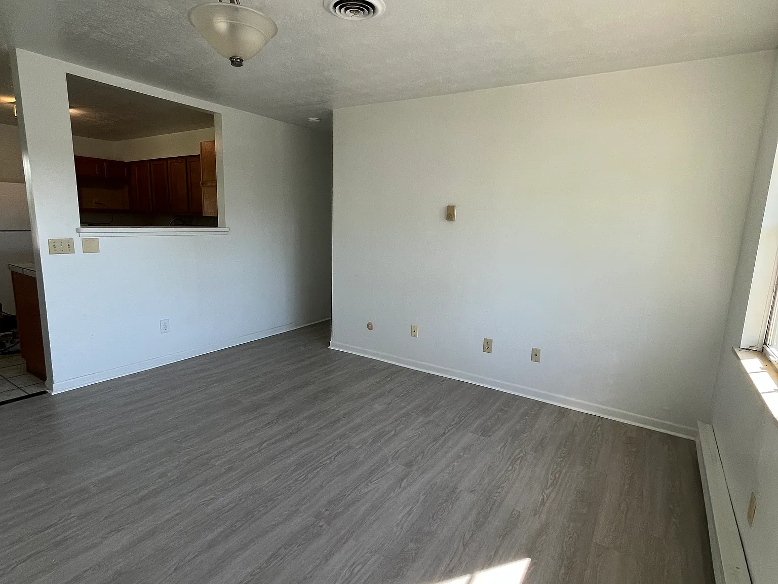 5 bed, 1200 sqft, $1,600 — Photo 3