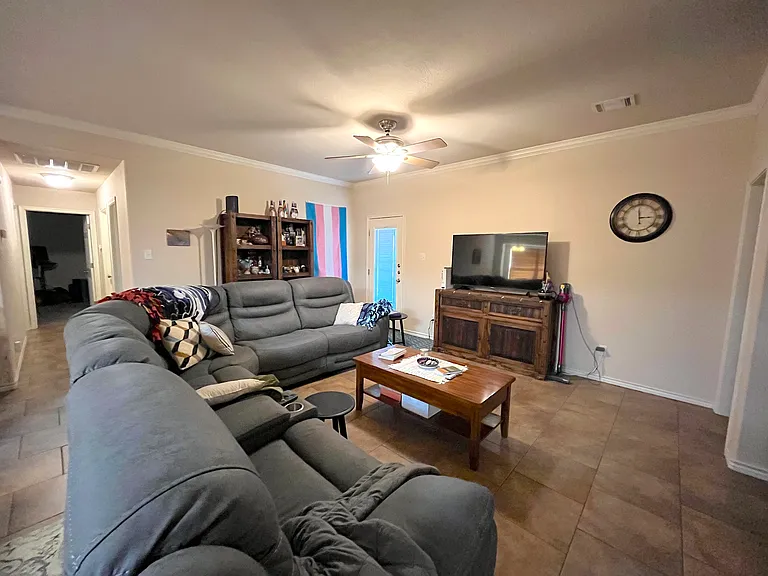 925 Crystal Dove Ave — Photo 4