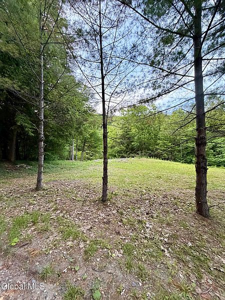 3rd image of 422 Old Peck Hill Road
