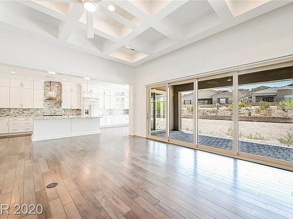 3rd image of 10921 Luna Blanca Dr