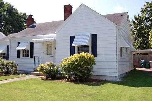 2nd image of 313 Wentworth Ave NE
