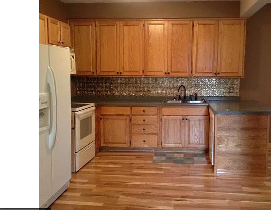 4th image of 205 W Bragg St