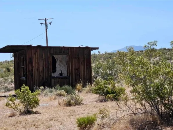 700 Custer Ave, Lucerne Valley, CA 92356