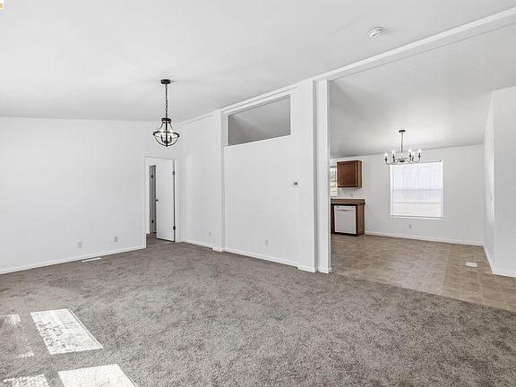 4th image of 14019 Park Ave