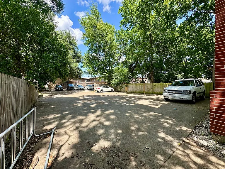 1708 S 9th St — Photo 17