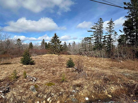 3rd image of 131 Old Meeting House Rd