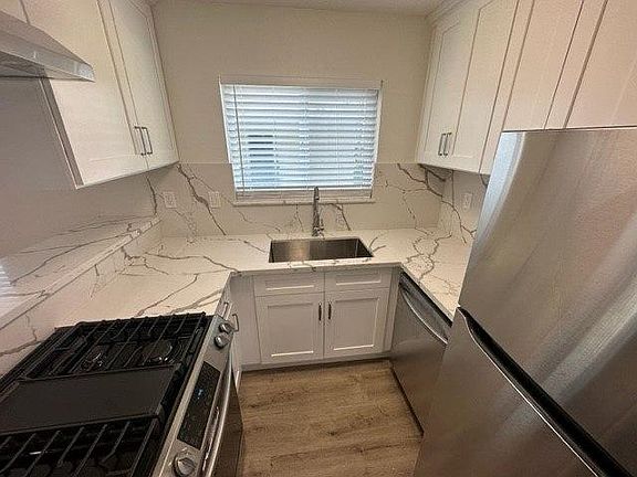 2nd image of 1066 Coronado Ave APT 201