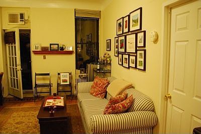 2nd image of 304 W 90th St APT 3R