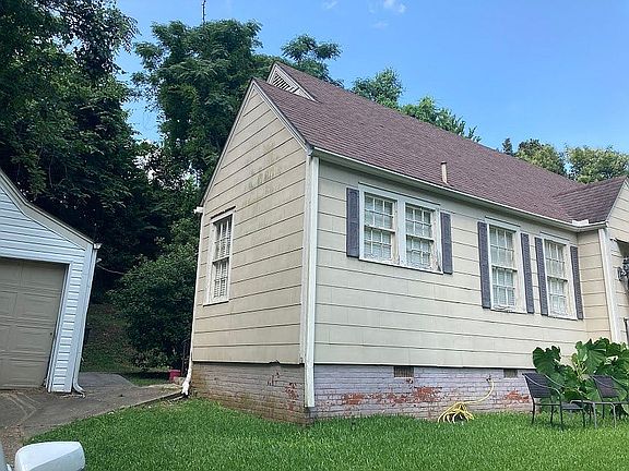3rd image of 1405 Wisteria Dr