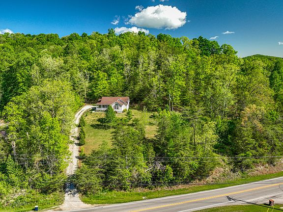 3rd image of 6111 N Wilderness Rd