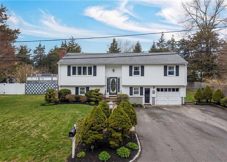 1st image of 21 Hampton Ave