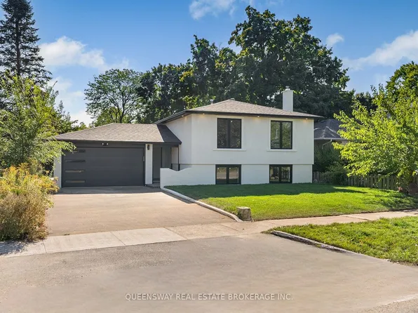 1128 Pinegrove Rd, Oakville, ON L6L 2W6