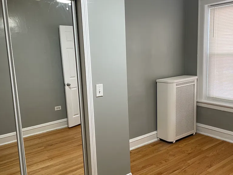 7200 S Rhodes Ave #1 — Photo 13