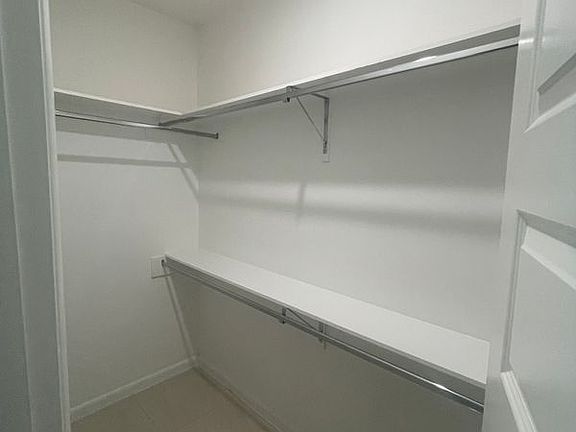4th image of 1024 N Woodson Ave #1