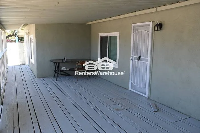 210 N Casa Grande Ave — Photo 2