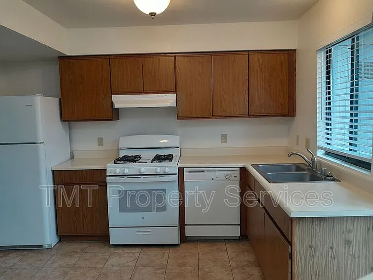 172 W Price St #2 — Photo 6