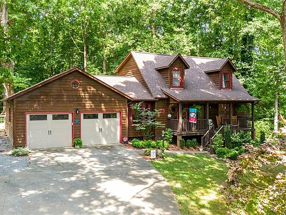 2nd image of 103 Horse Shoe Ln