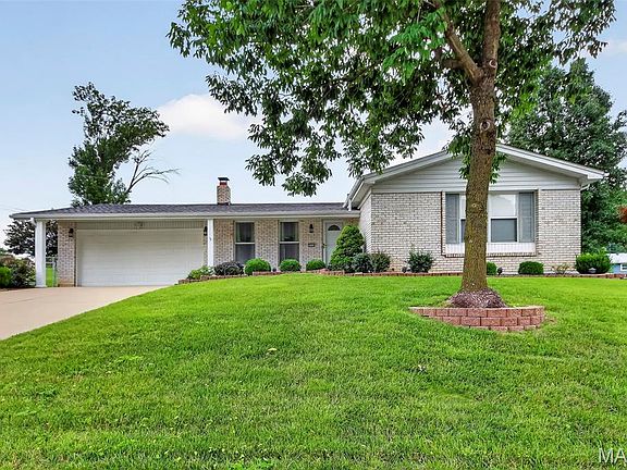 2nd image of 3020 Mockingbird Dr