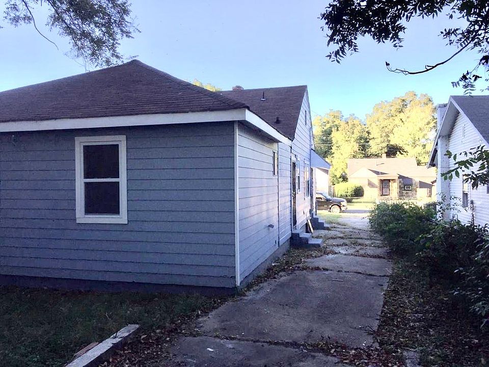 2nd image of 2557 Ogden Ave