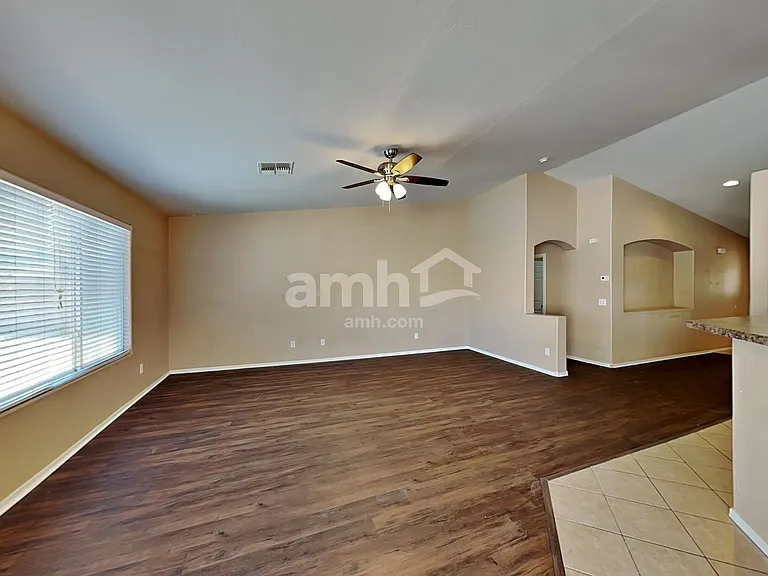16776 W Mesquite Dr — Photo 6