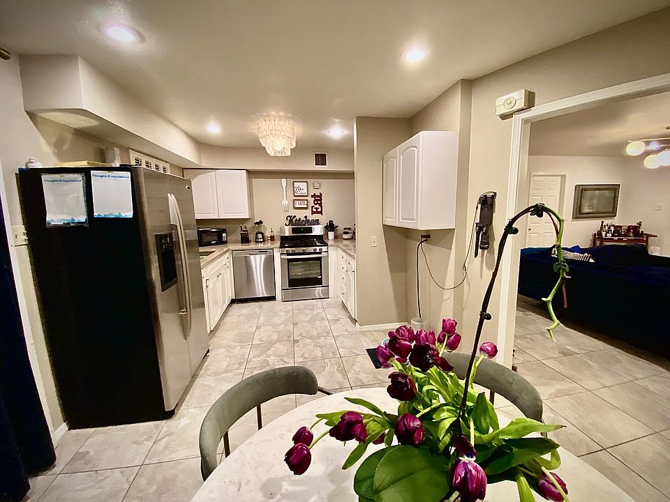 1st image of 350 Thunderbird Dr APT 40