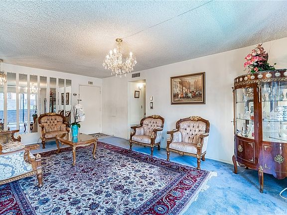 3rd image of 5349 Newcastle Ave APT 17
