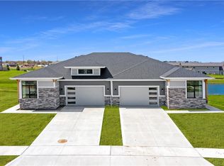 92 NW Sunrise Dr, Waukee, IA 50263