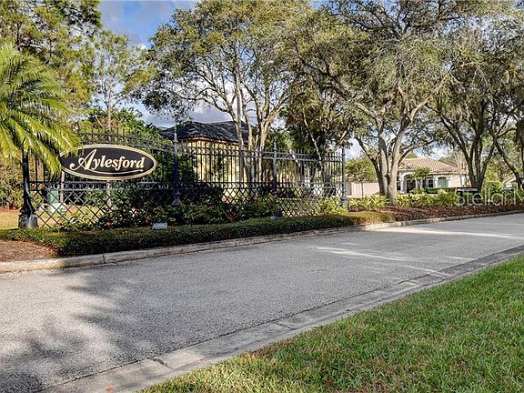 2nd image of 4655 Aylesford Dr